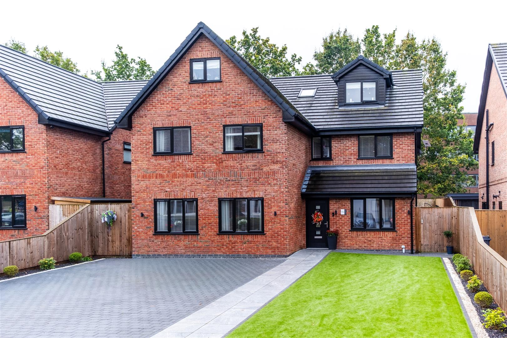 5 bed property in Broadfield drive, Leyland